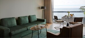 Suite, Sea View | Living area