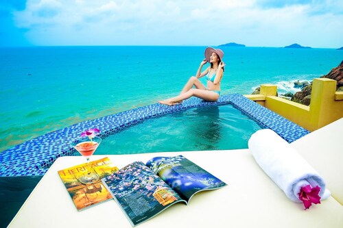 Aurora Villas & Resort