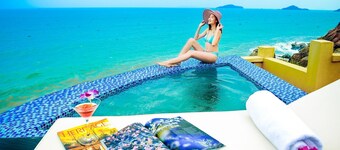 Aurora Villas & Resort