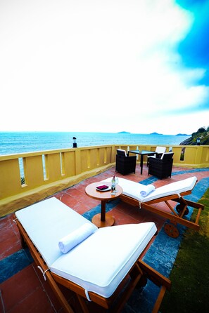 Porch - Aurora Villas & Resort (Quy Nhon)