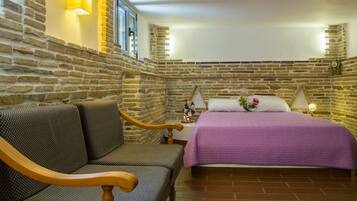 Villa, 4 Bedrooms | 4 bedrooms, iron/ironing board, free cribs/infant beds, free WiFi