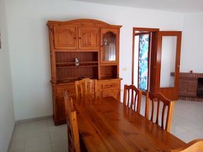 Villa, 2 Bedrooms | Dining
