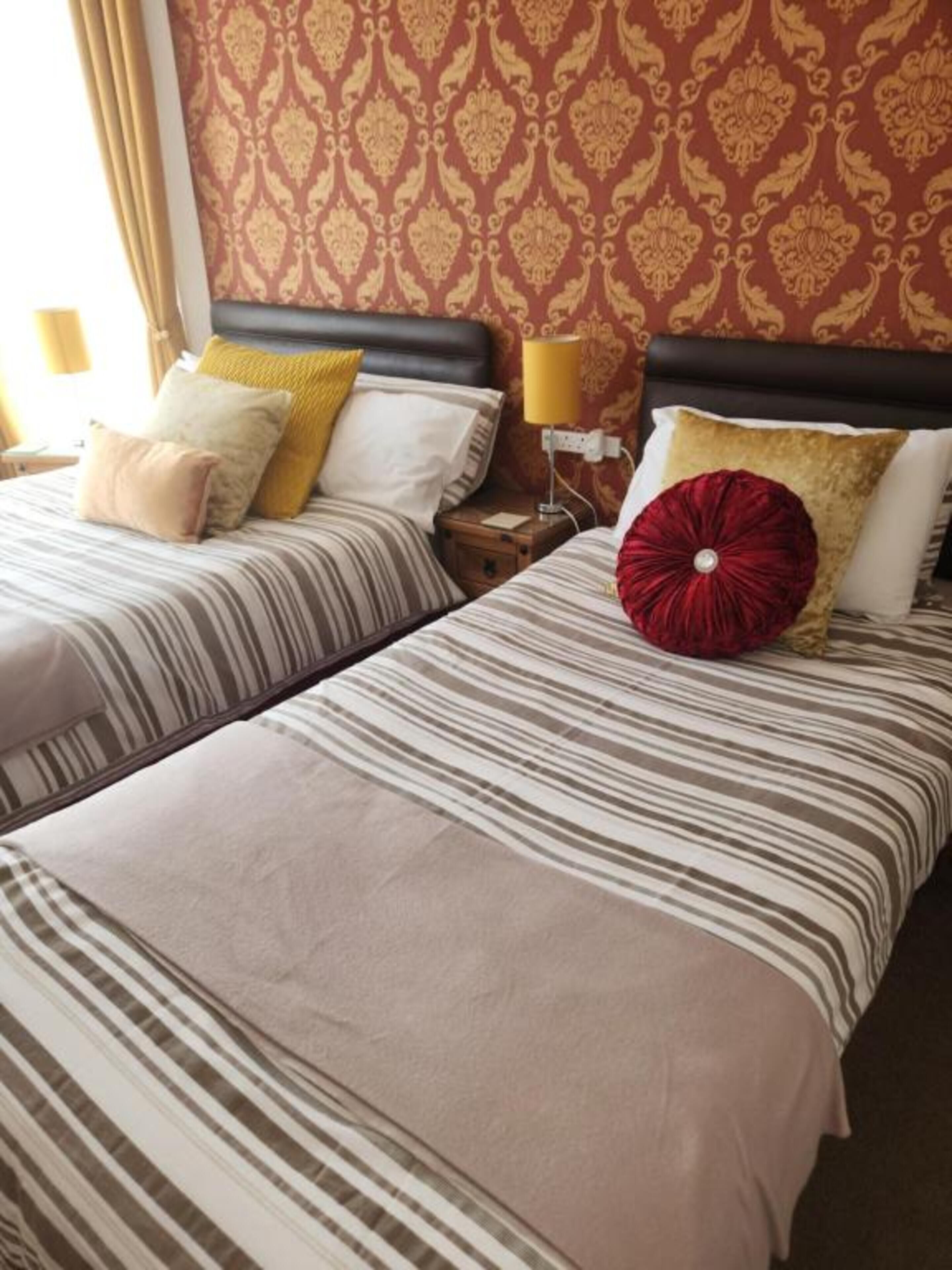 Standard Family of 3 Room | Free WiFi