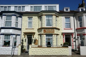 Exterior - Twin Palms Guesthouse (Great Yarmouth)