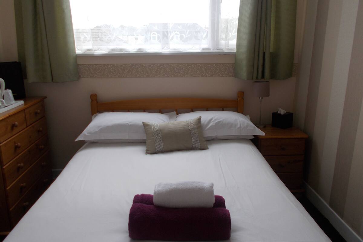 Economy Double Room (Private External Bathroom) | Wi-fi percuma
