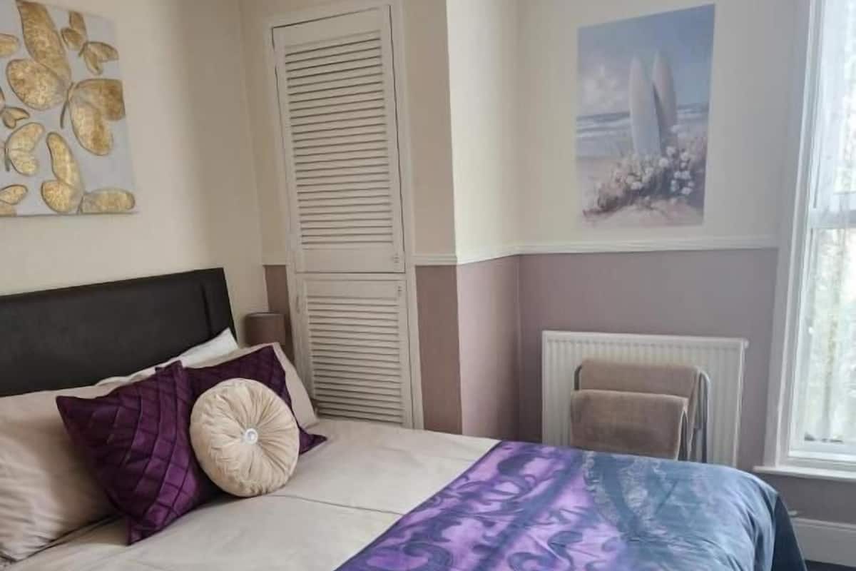 Compact Double Room | WiFi (free)