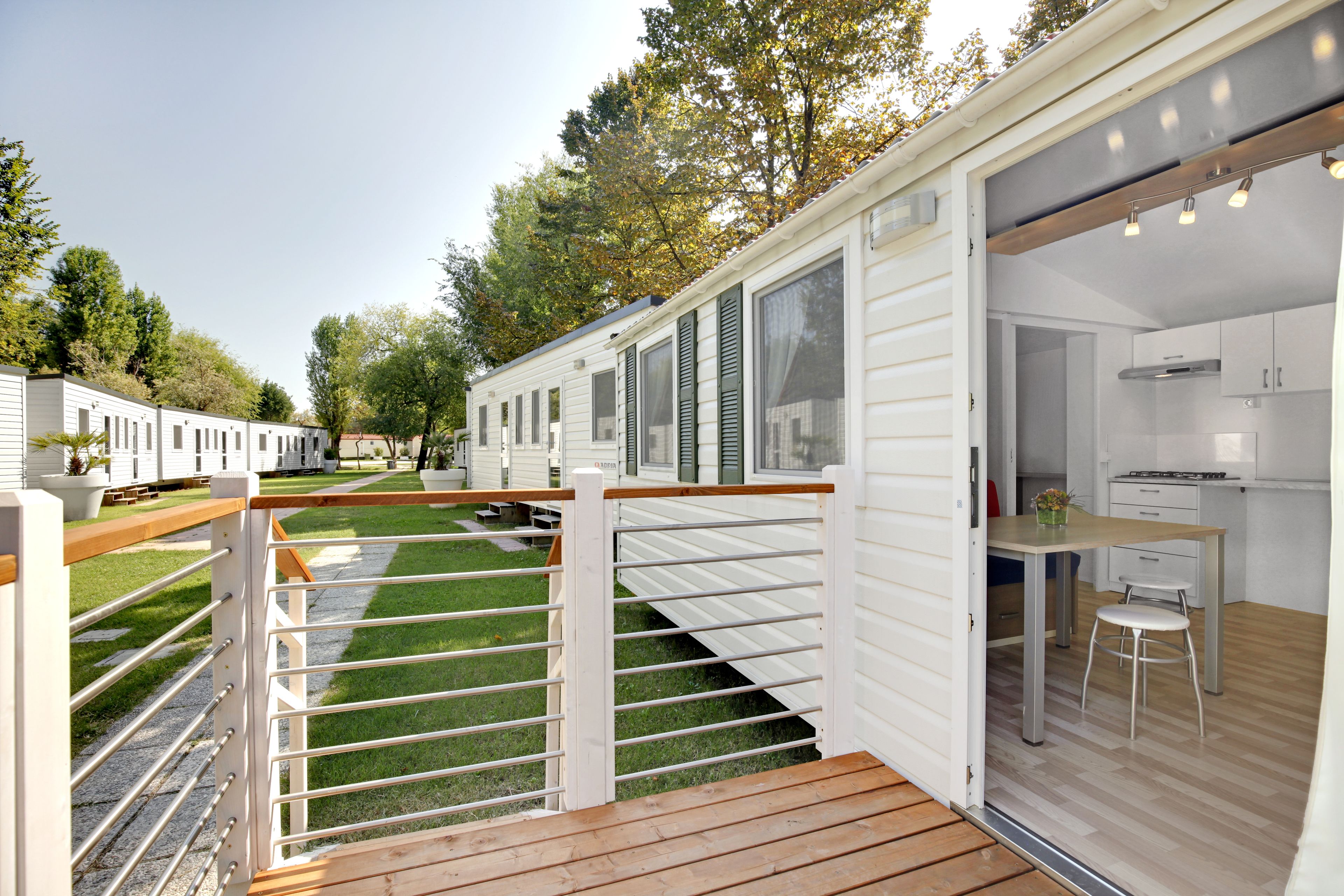 豪華行動屋, 2 間臥室, 無障礙 | 遮光布/窗簾、免費無線上網、床單、無障礙通道