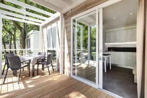 Casa móvil de lujo, 2 habitaciones, cocina | Cortinas opacas, wifi gratis, ropa de cama