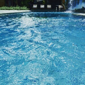 Outdoor pool - Jiny Tran Hotel (Phu Quoc)