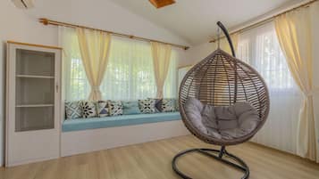 Comfort Villa, 1 Bedroom (First Floor) | Living room