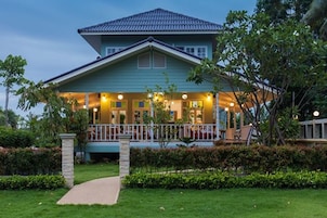 Se sirven desayunos, almuerzos, cenas y cocina internacional