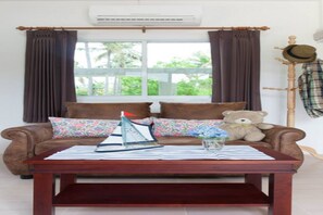 Superior Duplex, Poolside | Living room