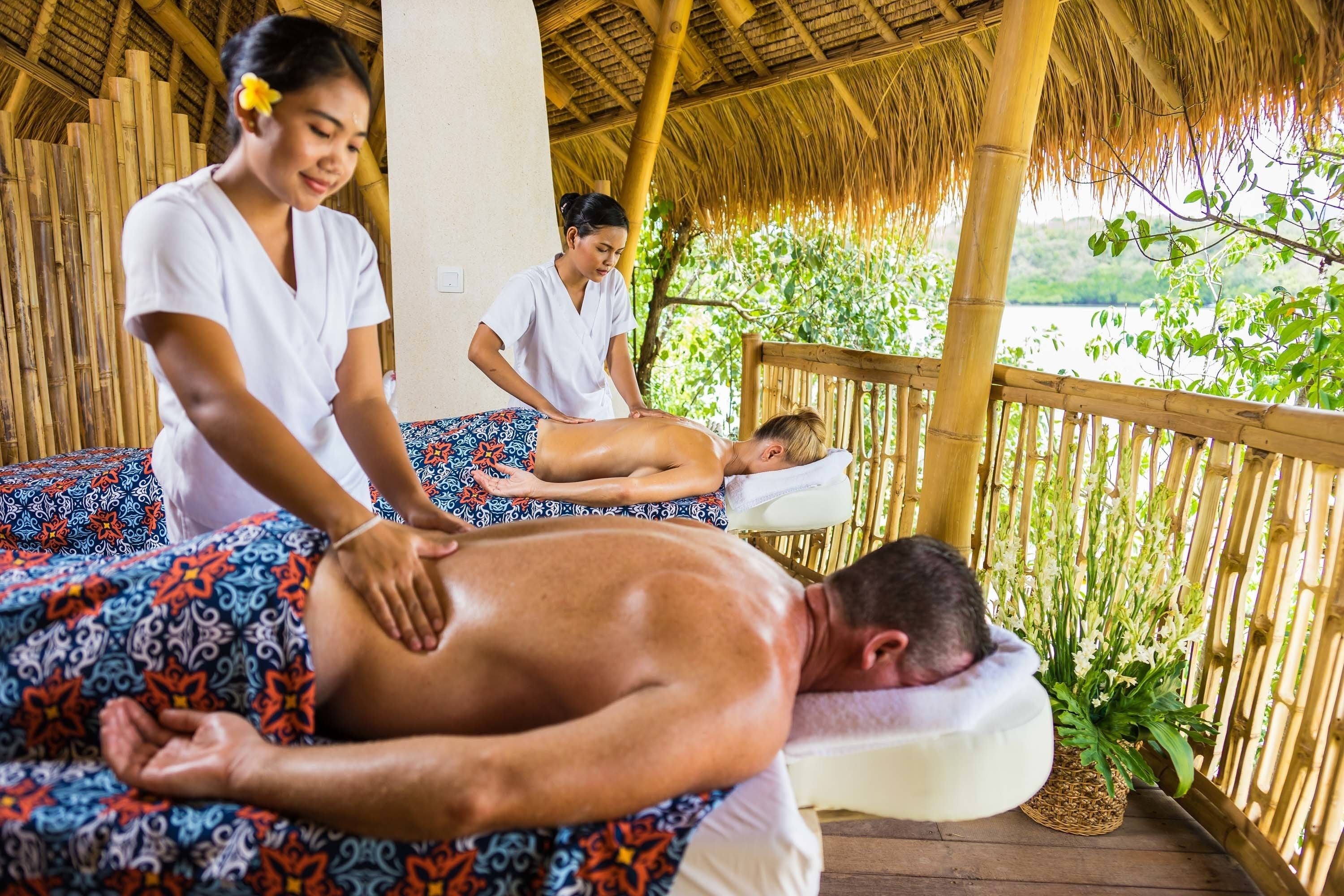 couples treatment room(s), hot tub, body treatments, body scrubs