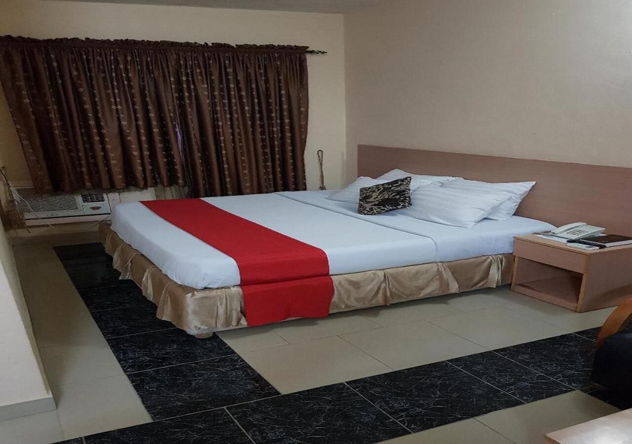 Roupas de cama premium, cortinas blackout, Wi-Fi de cortesia