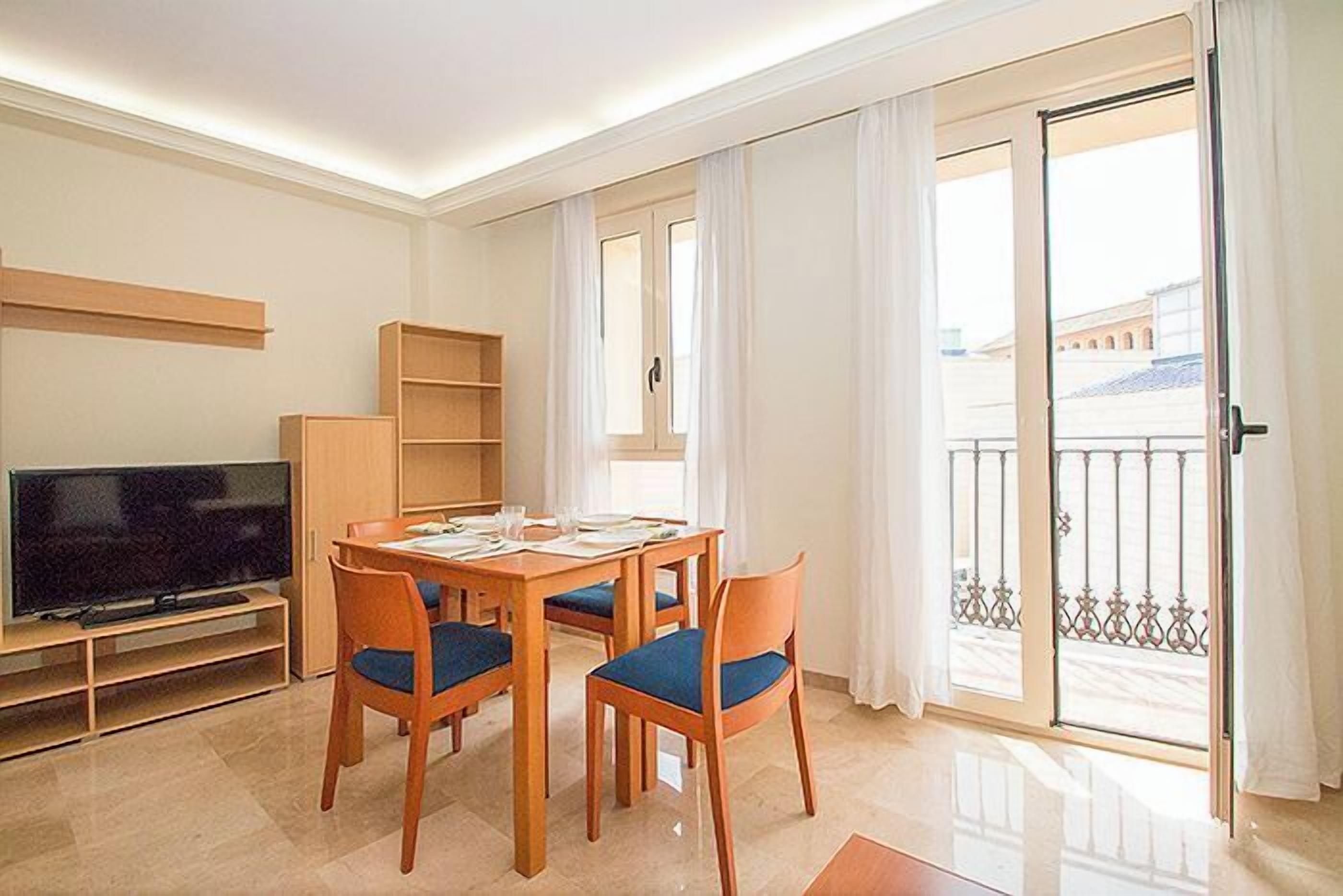 Departamento, 2 habitaciones, balcón