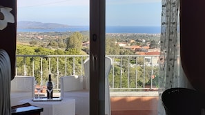 Doppia panoramica, patio, vista mare | Terrazza/patio