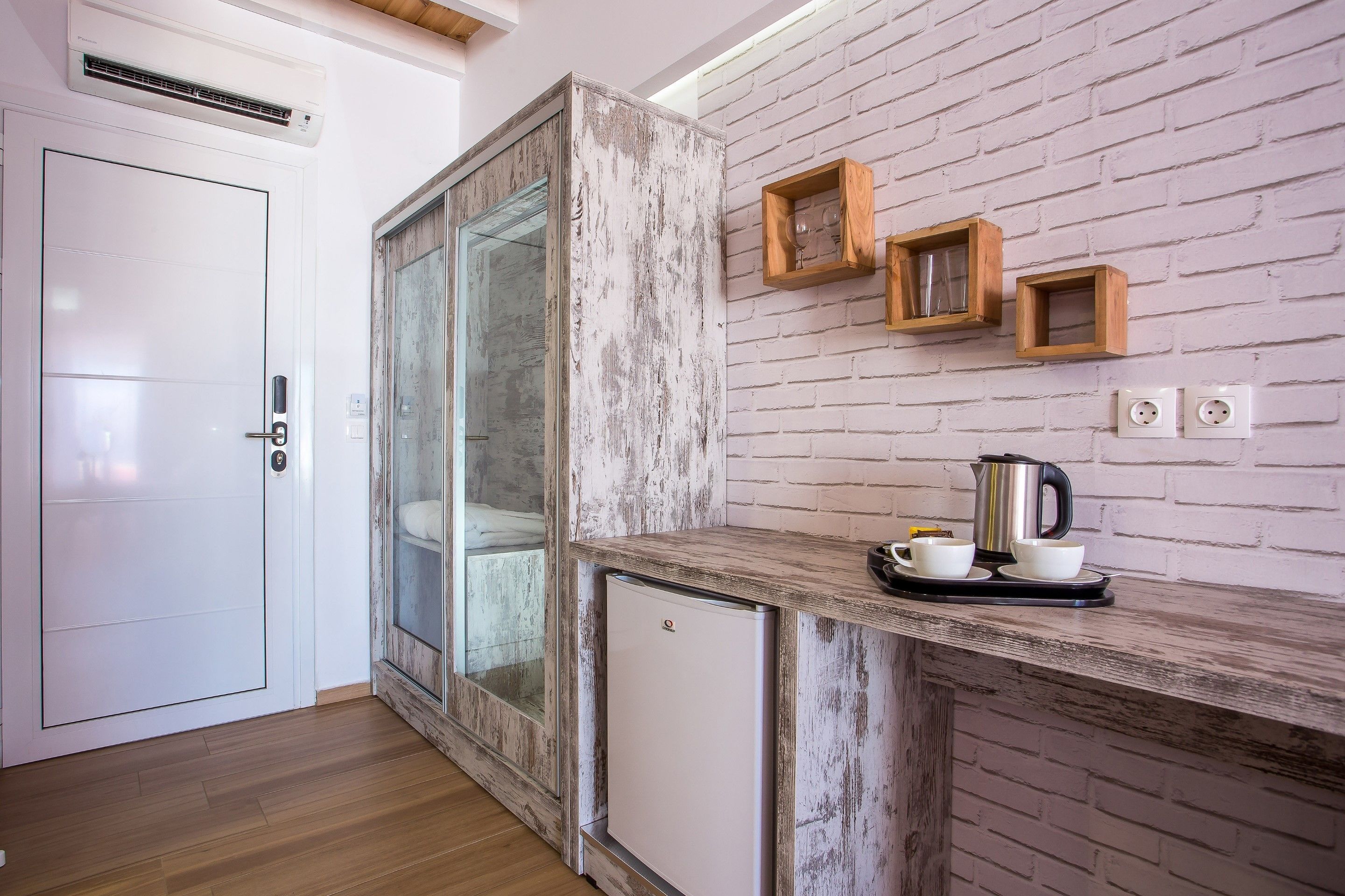 superior double room, 2 single beds | private kitchenette | mini-fridge