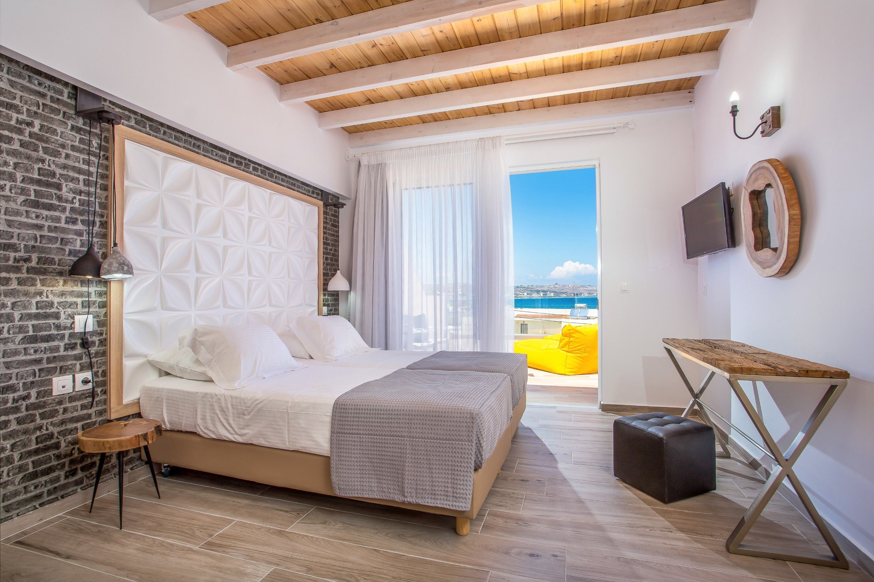 superior double room, 2 single beds | desk, soundproofing, free wifi, bed sheets