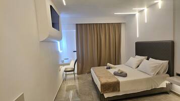 1 bedroom, in-room safe, blackout curtains, soundproofing