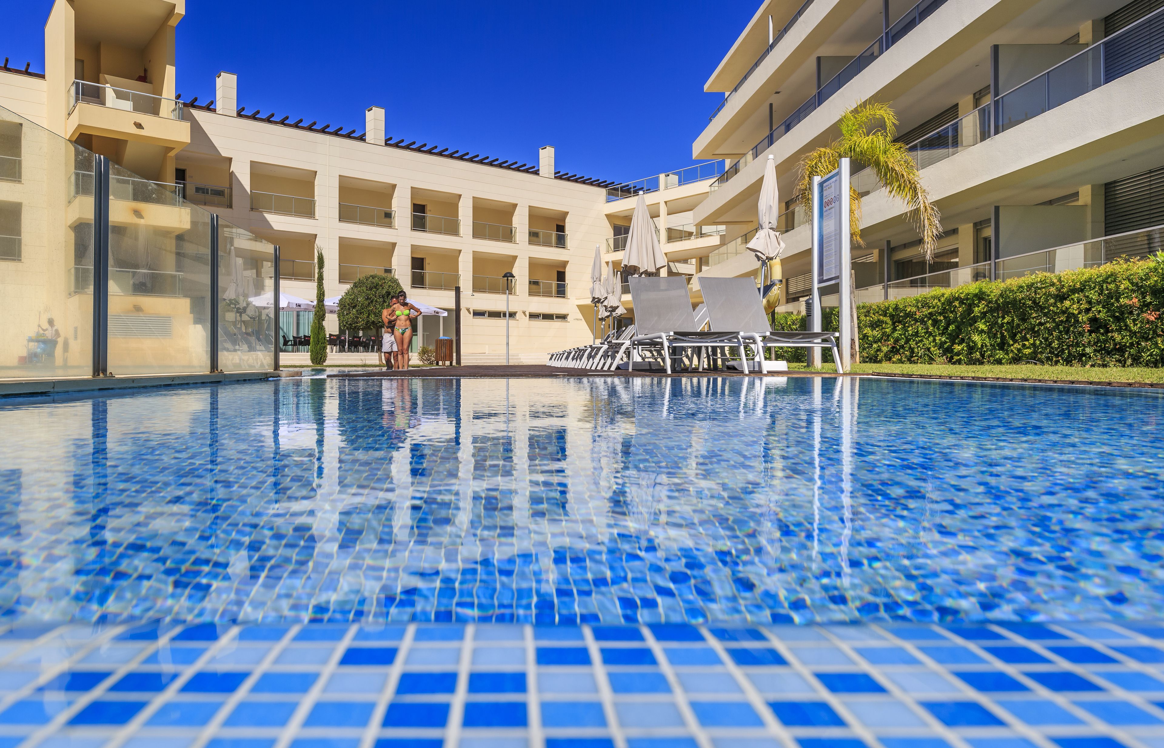 Hồ bơi ngoài trời 