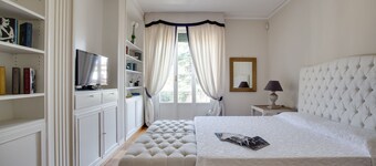 Kometa Suites & Apartments