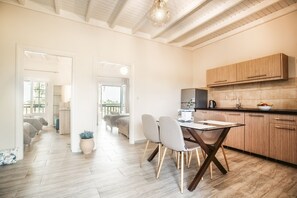 Apartment, 2 Bedrooms | In-room dining