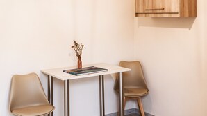 Studio | Restauration dans la chambre
