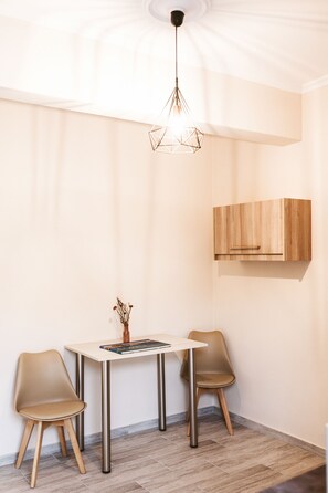 Studio | In-room dining