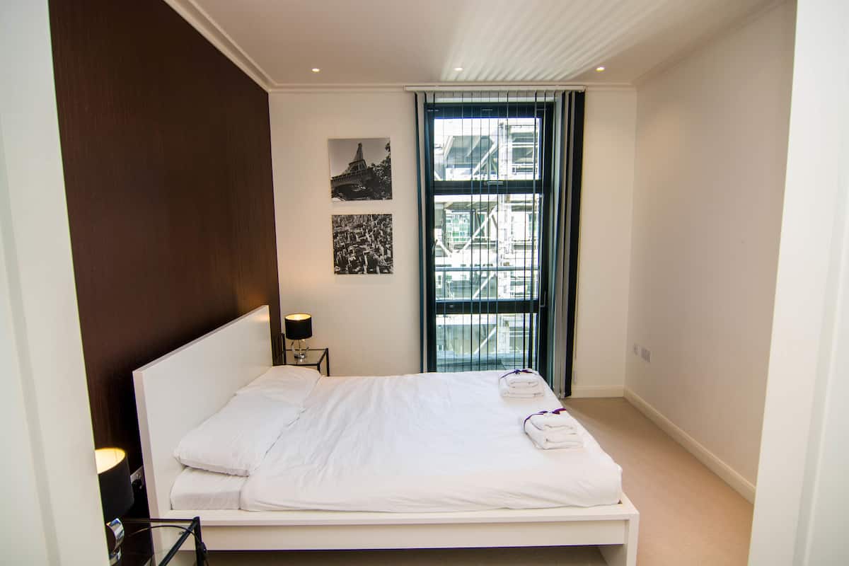 Panoramic-Apartment, 2 Schlafzimmer, Flussblick | Bettwäsche aus ägyptischer Baumwolle, hochwertige Bettwaren