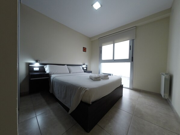 In-room safe, individually decorated, individually furnished - Nubes Apart Hotel (Salta)