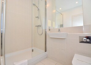Deluxe-Penthouse, 4 Schlafzimmer | Badezimmer | Kostenlose Toilettenartikel, Haartrockner, Handtücher, Seife