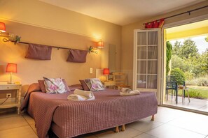 Safe på rommet, individuelt dekorert, individuelt innredet og skrivebord