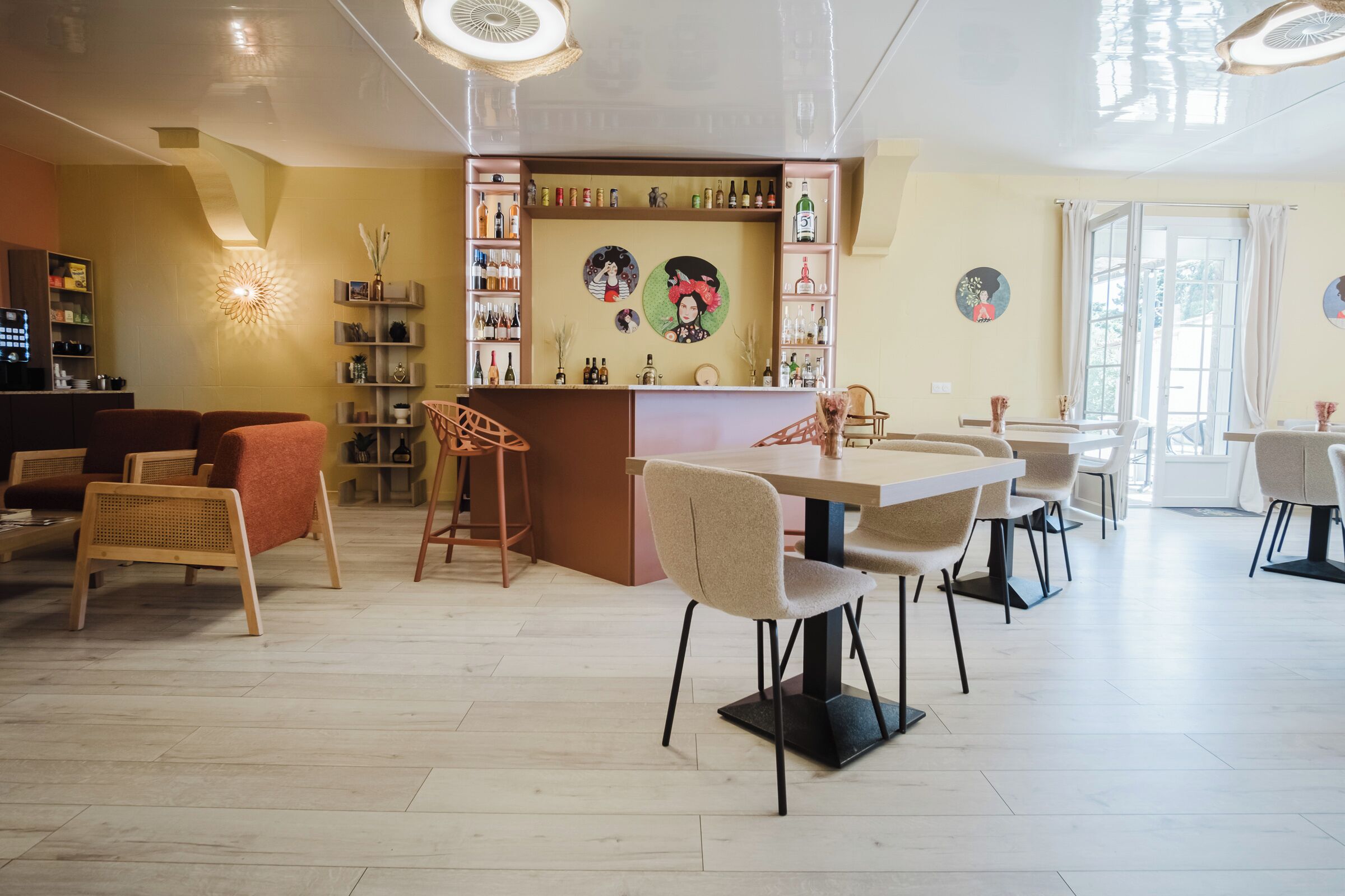 breakfast and dinner served, french cuisine