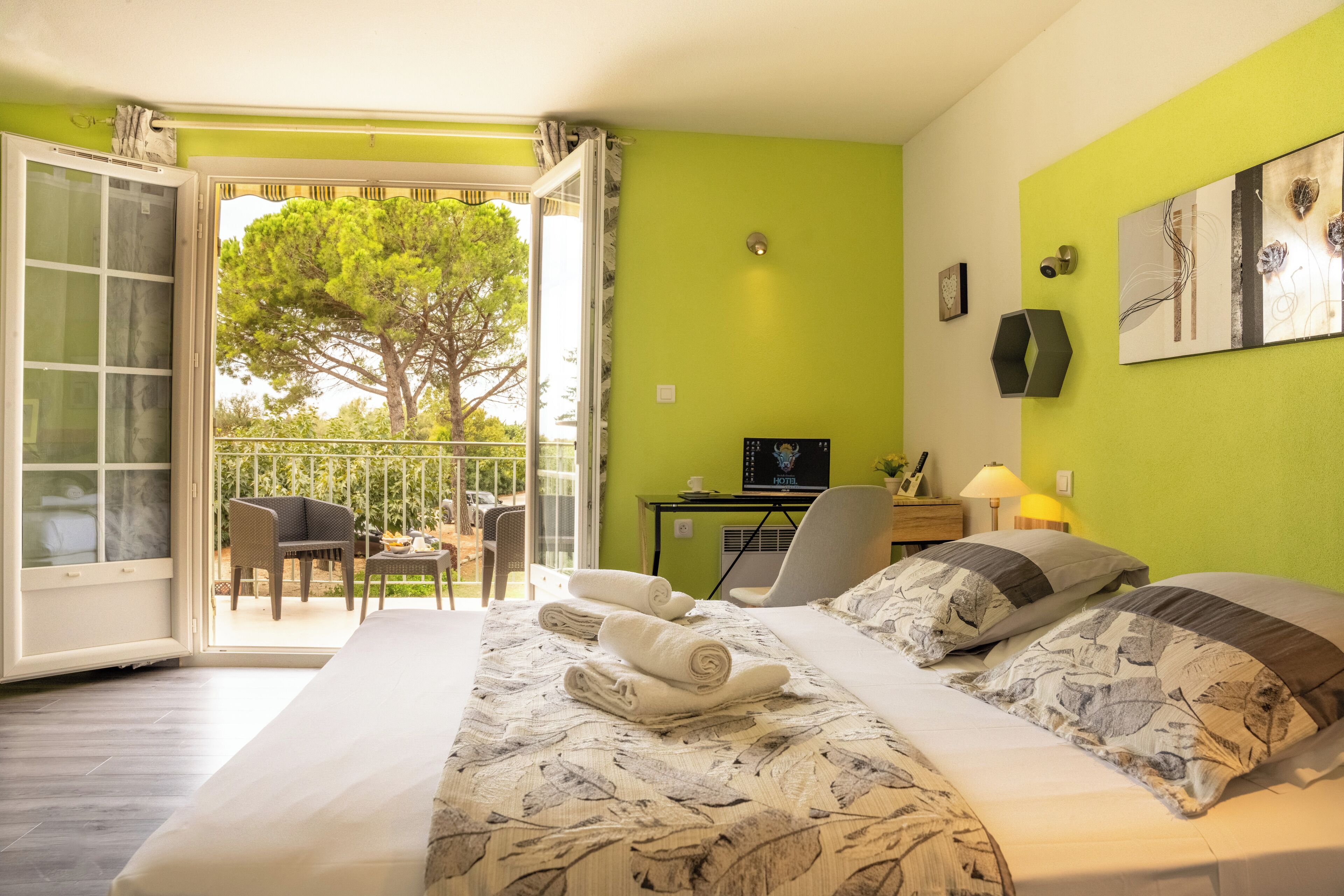 1 bedroom, in-room safe, individually decorated, individually furnished