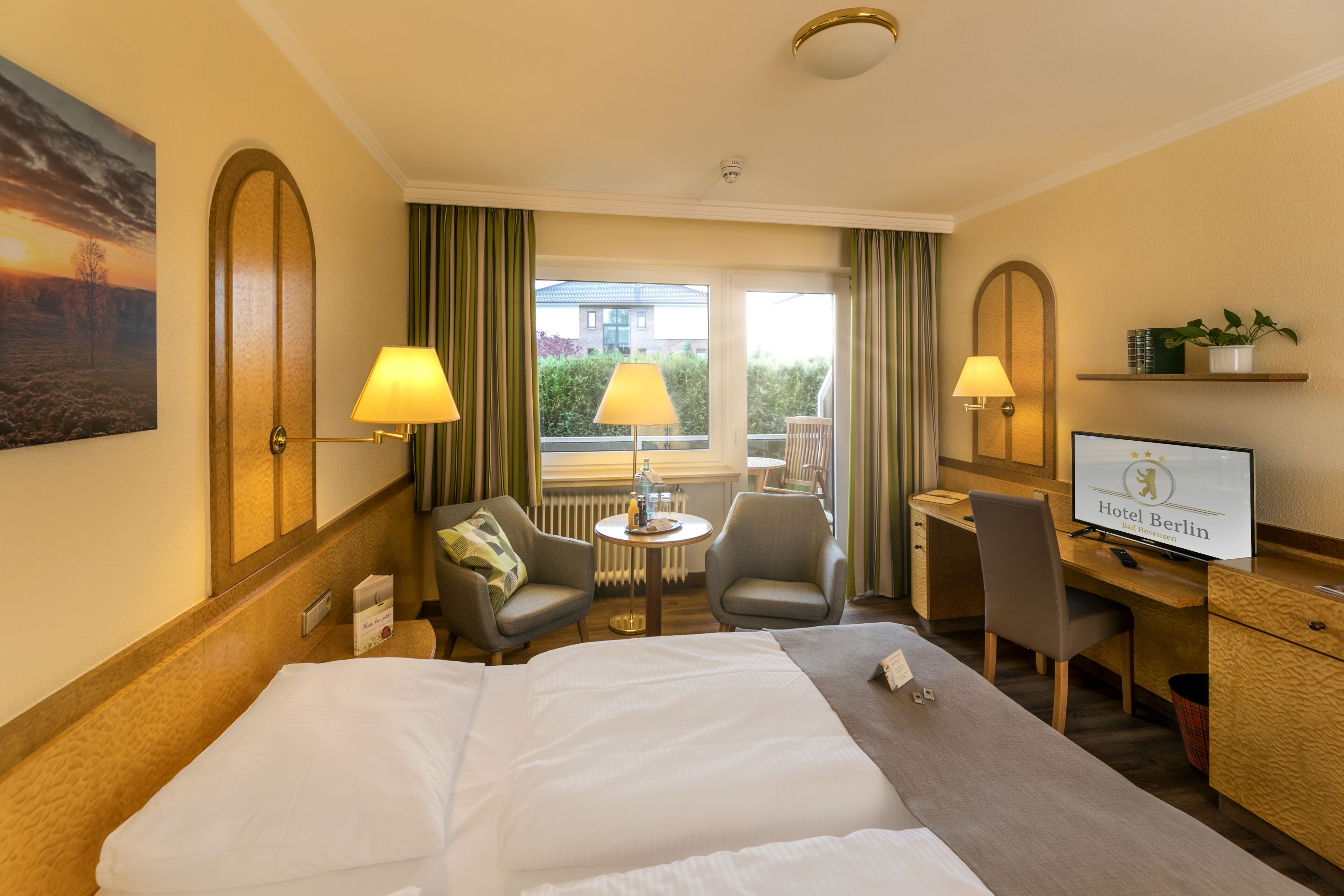 comfort double room, 2 single beds, balcony | 1 bedroom, in-room safe, desk, blackout curtains