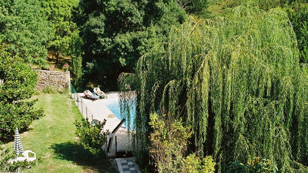 Outdoor pool - Hôtel Lou Cante Perdrix (La Vernarede)
