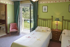 Double or Twin Room | Minibar, desk, blackout curtains, rollaway beds