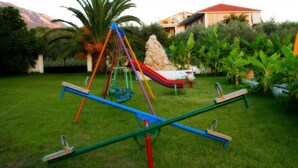 Children’s play area – outdoor - Jovanna Studios (Kefalonia)