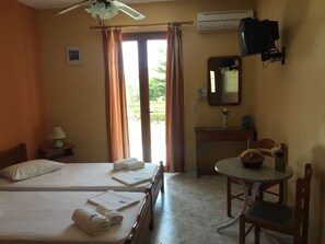 Free cribs/infant beds, free WiFi