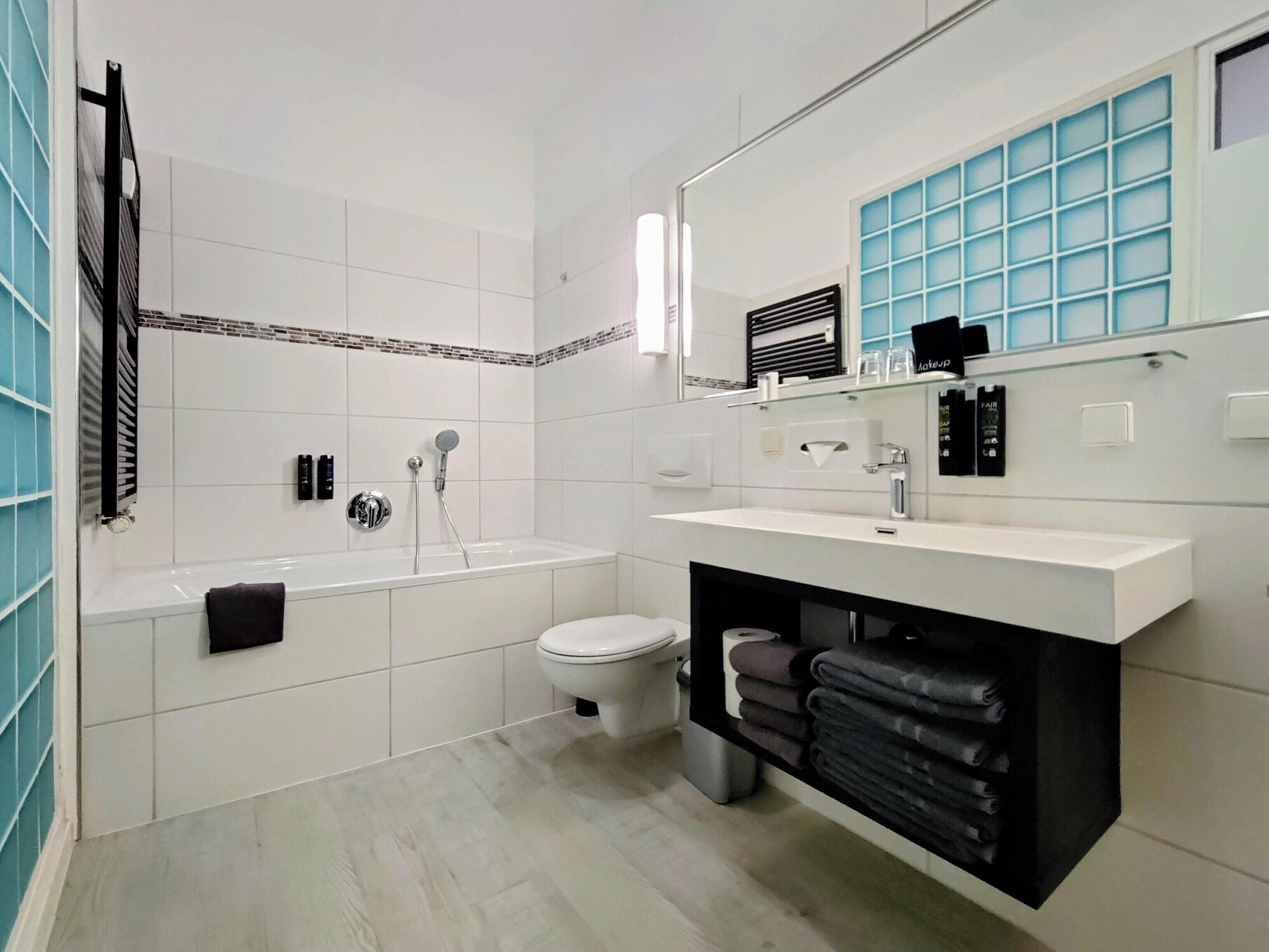 suite, 1 bedroom | bathroom | free toiletries, hair dryer, bathrobes, slippers