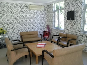 Lobby sitting area - Ares Hotel (Kemer)