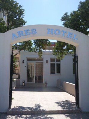 Property entrance - Ares Hotel (Kemer)