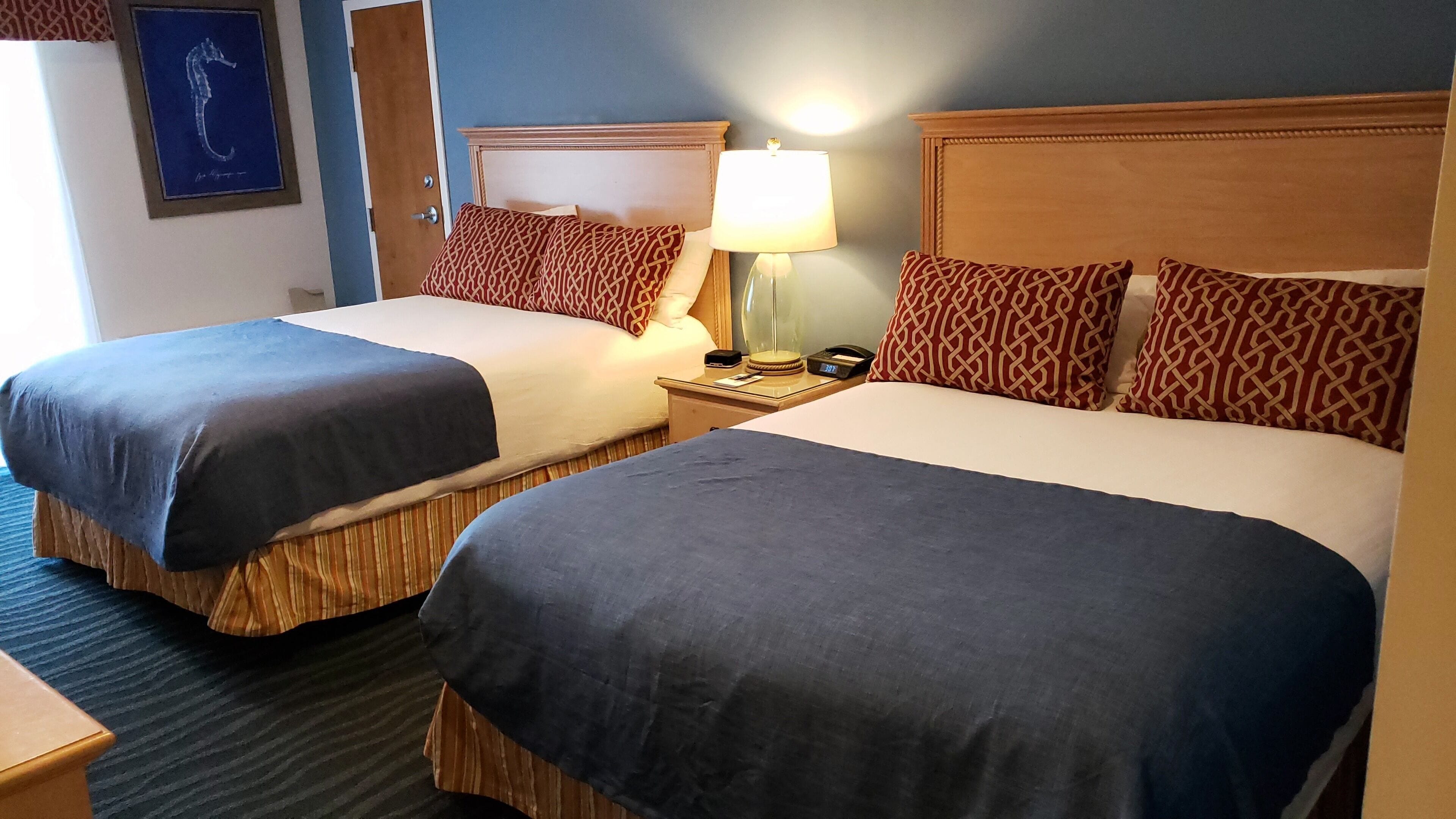 west side dunes queen | pillow-top beds, blackout curtains, iron/ironing board, free wifi