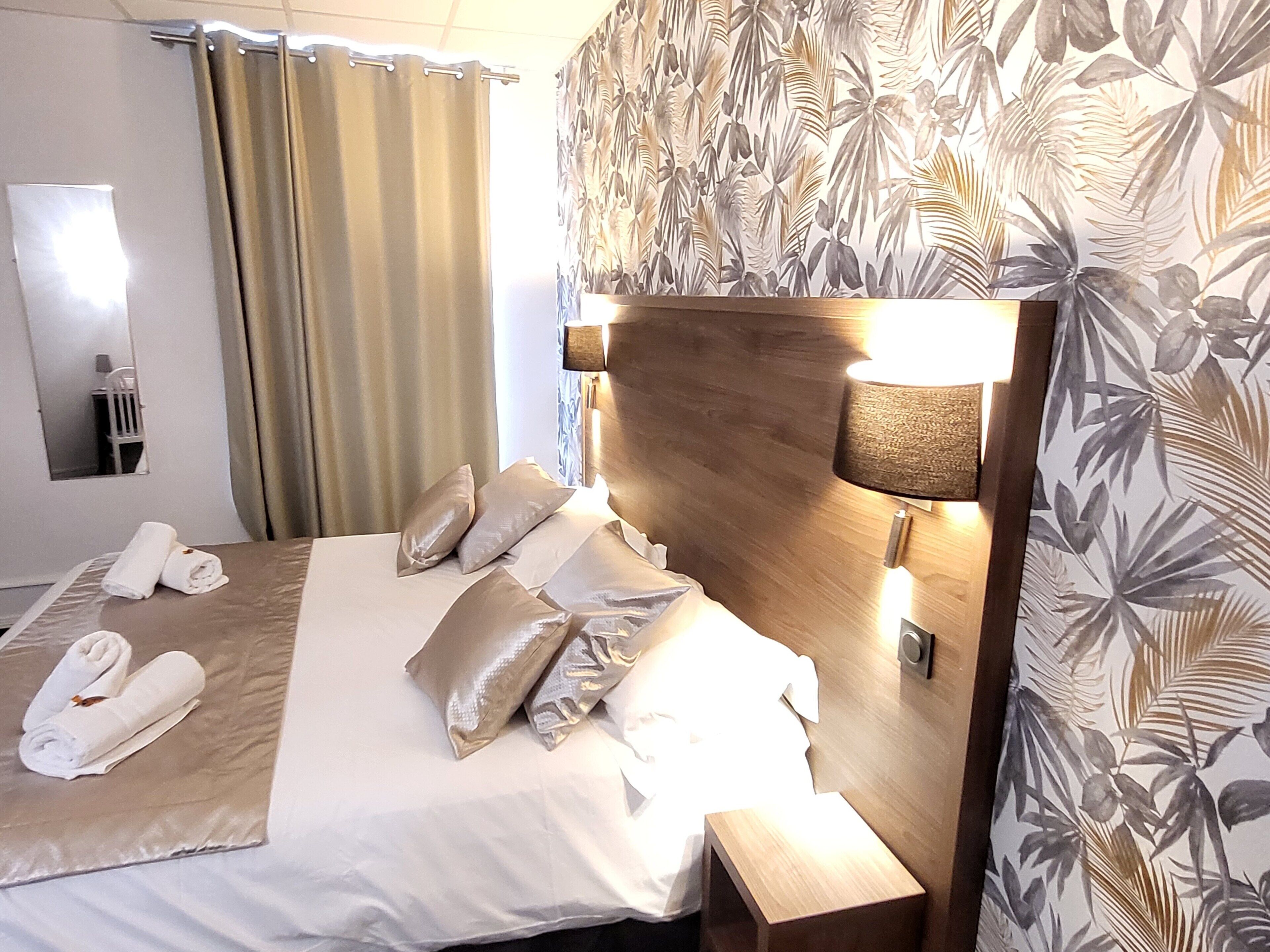 comfort double room, 1 queen bed, non smoking, garden view | premium bedding, individually decorated, desk, laptop workspace