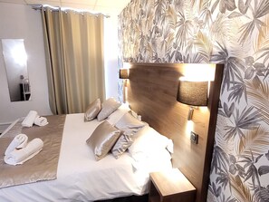 Comfort Double Room, 1 Queen Bed, Non Smoking, Garden View | Premium bedding, individually decorated, desk, laptop workspace
