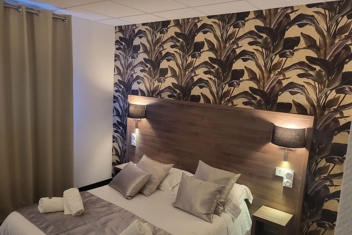 Premium bedding, individually decorated, desk, laptop workspace