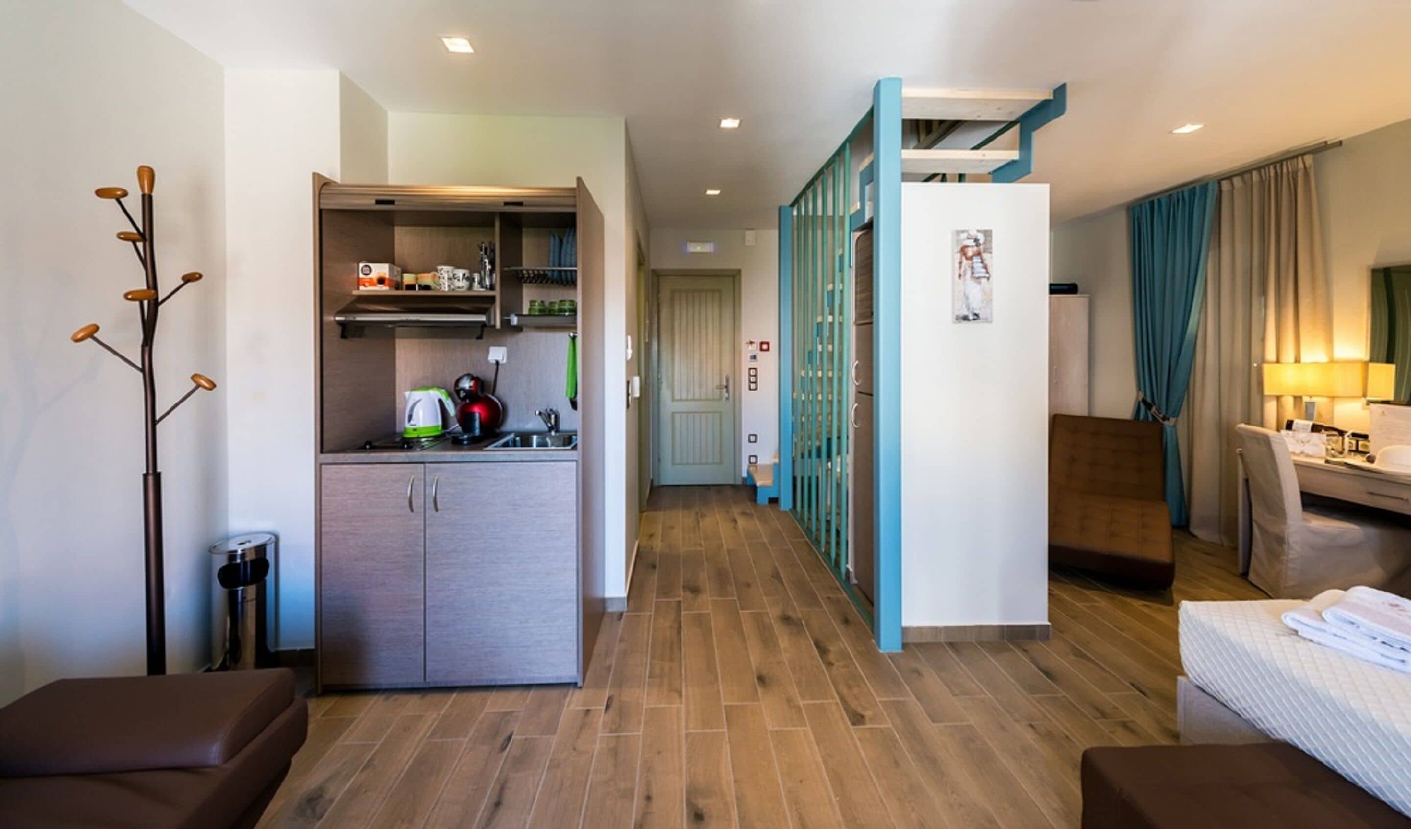 danai suite | 1 bedroom, minibar, in-room safe, individually decorated