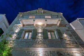 Property entrance - Fiscardonna Luxury Suites (Kefalonia)