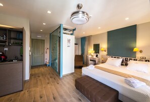 Danai Suite | Minibar, brankas, dan didekorasi berbeda-beda