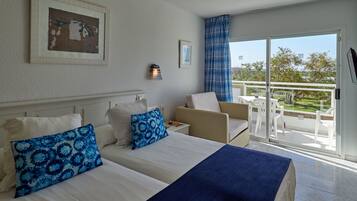 1 Schlafzimmer, Minibar, Schreibtisch, VerdunkelungsvorhÀnge